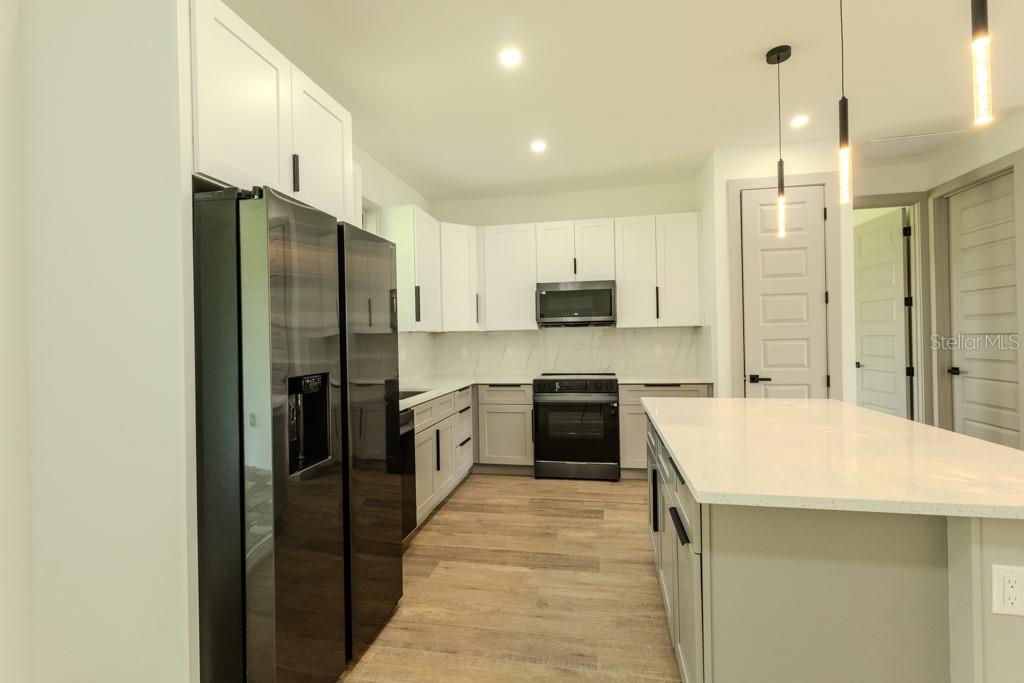 Image 3 of 22 For 5438 Sylvania Avenue