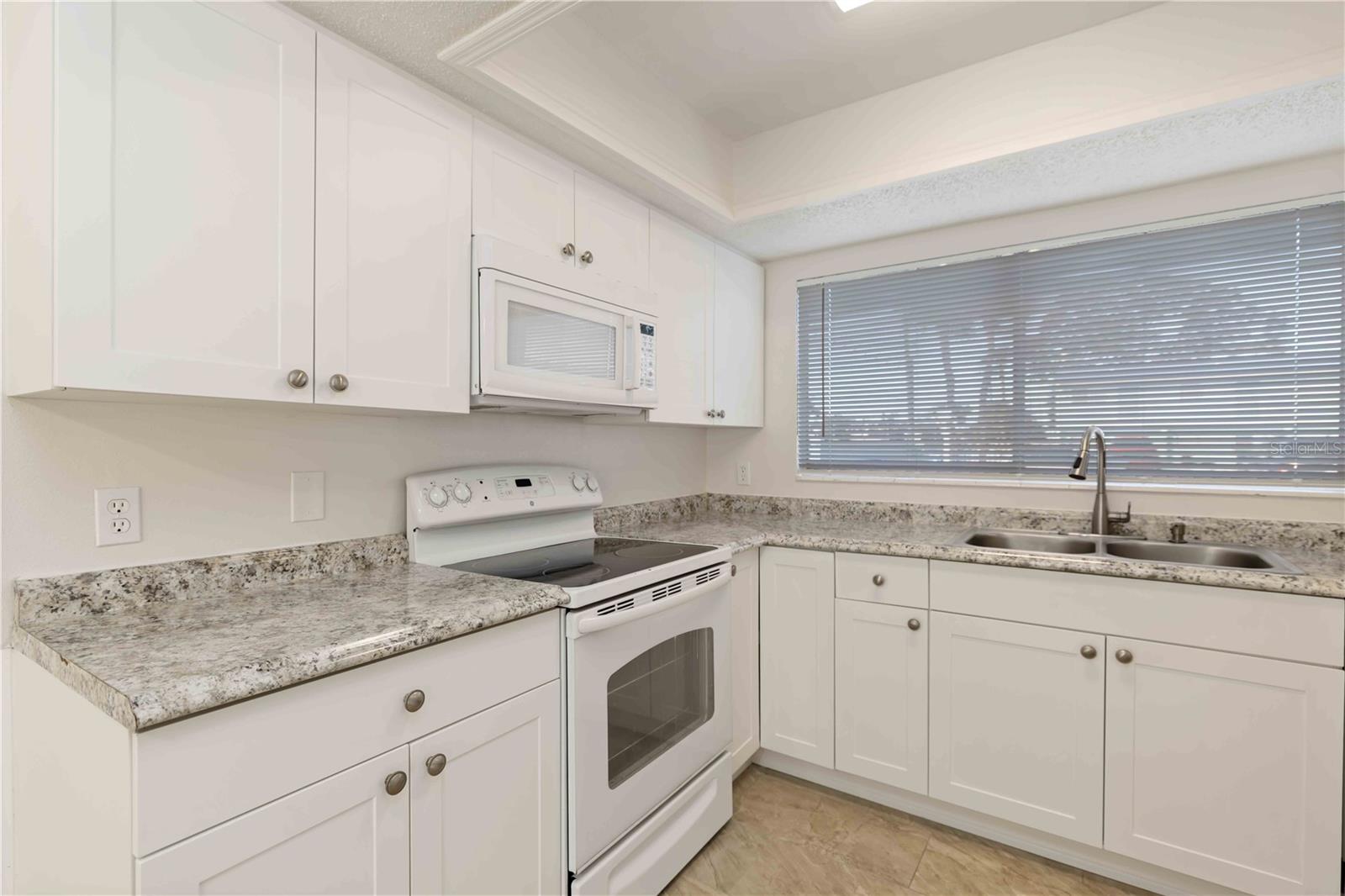 Image 11 of 32 For 3569 Bee Ridge