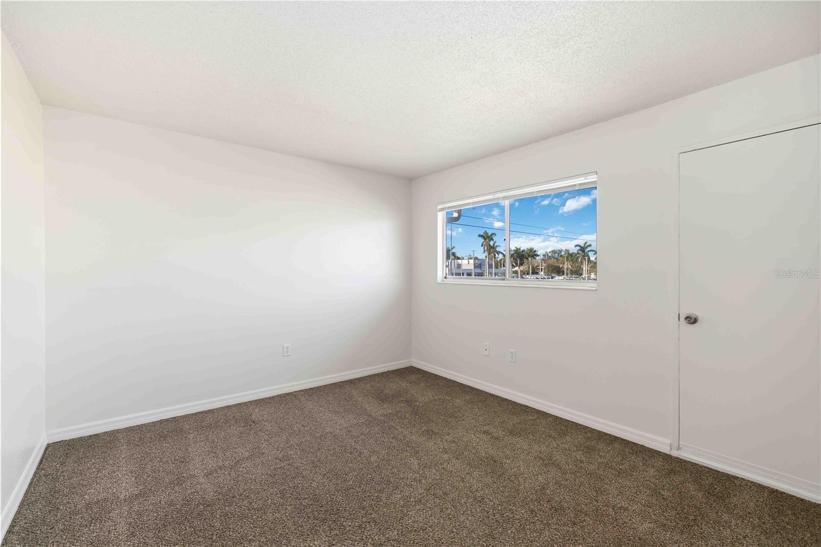 Image 16 of 32 For 3569 Bee Ridge