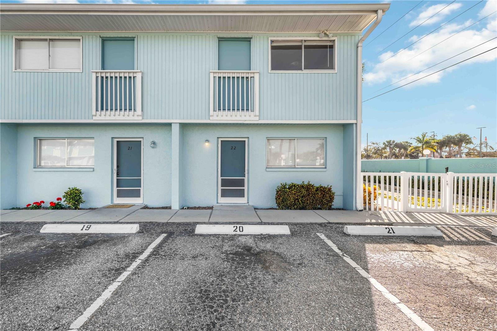 Image 2 of 32 For 3569 Bee Ridge