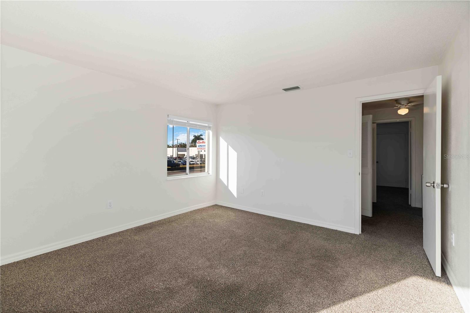 Image 22 of 32 For 3569 Bee Ridge