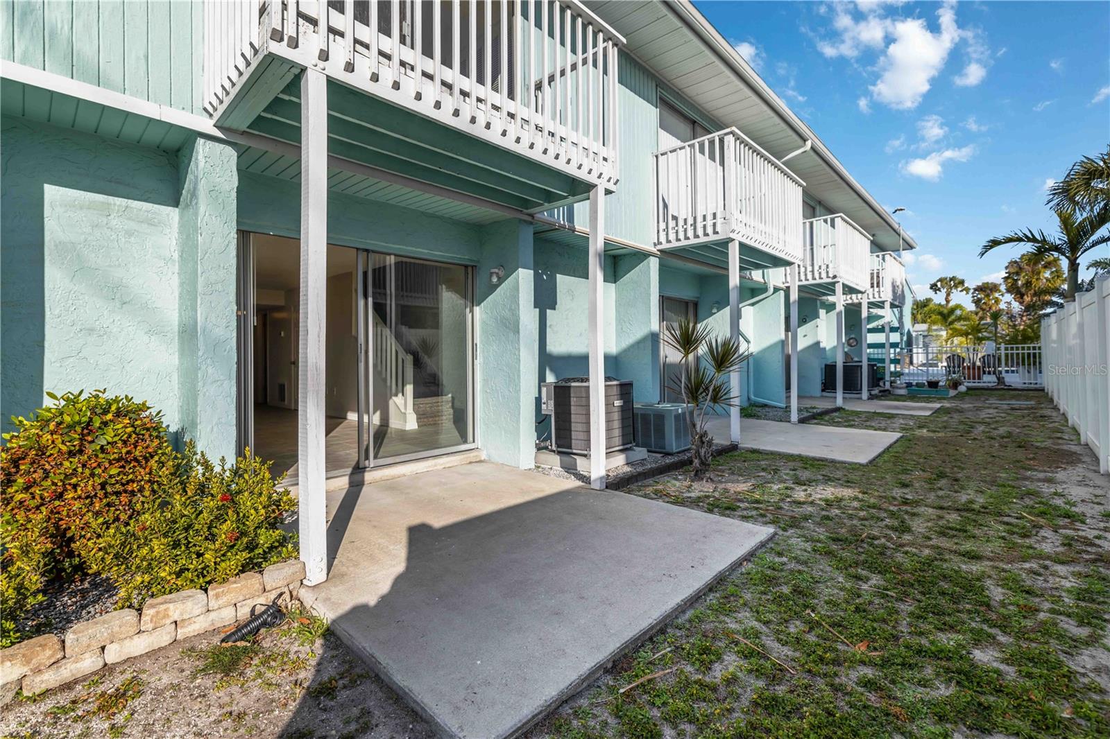 Image 25 of 32 For 3569 Bee Ridge