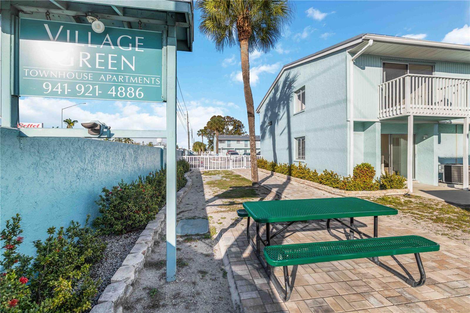 Image 26 of 32 For 3569 Bee Ridge