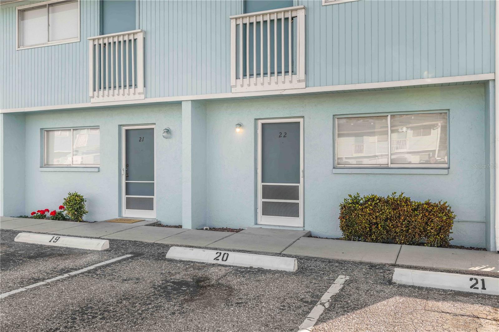 Image 3 of 32 For 3569 Bee Ridge