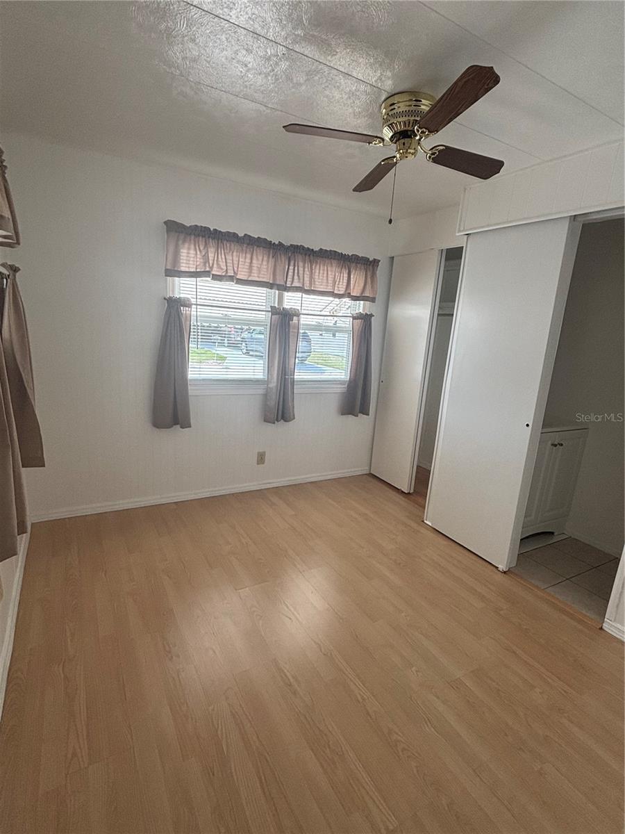 Image 10 of 17 For 5236 Kenwood Avenue