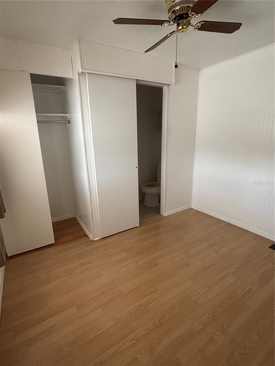 Image 11 of 17 For 5236 Kenwood Avenue