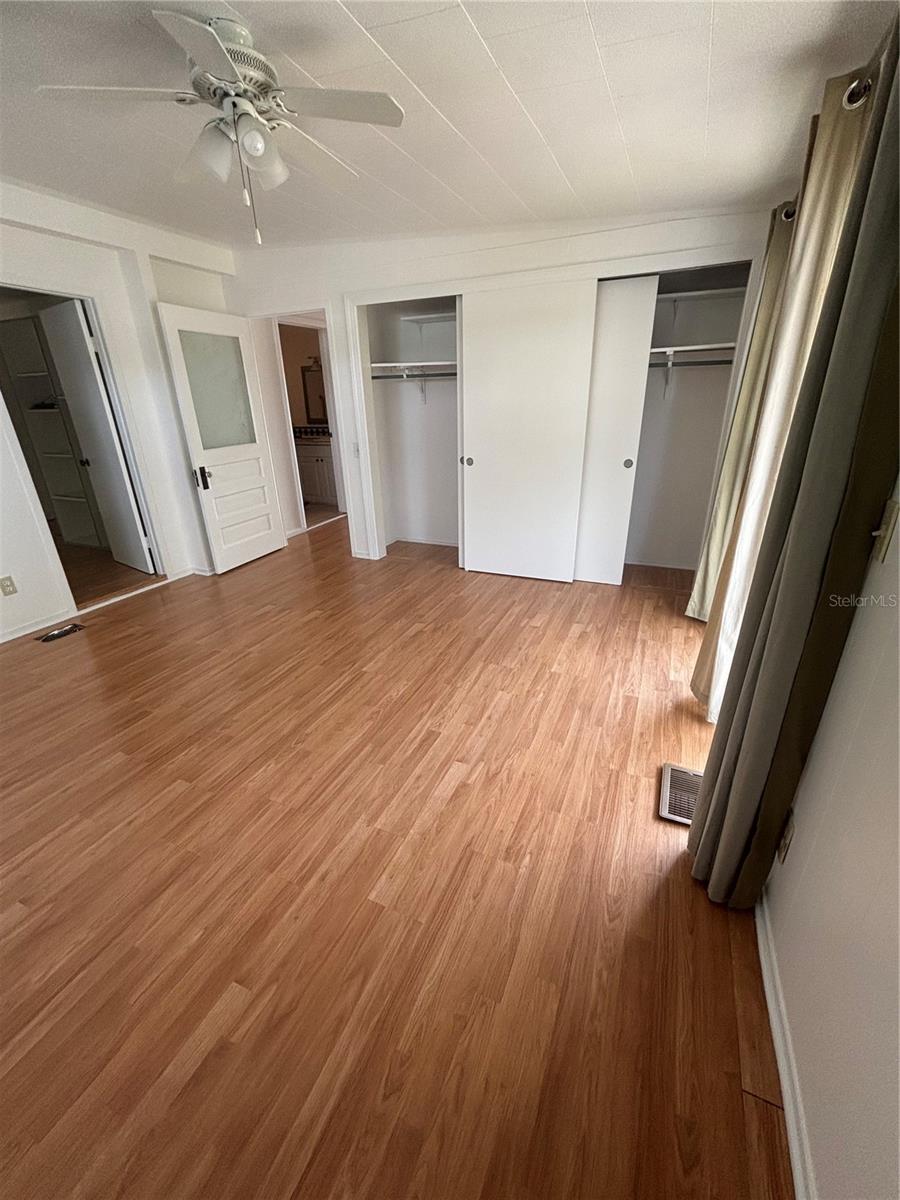 Image 13 of 17 For 5236 Kenwood Avenue