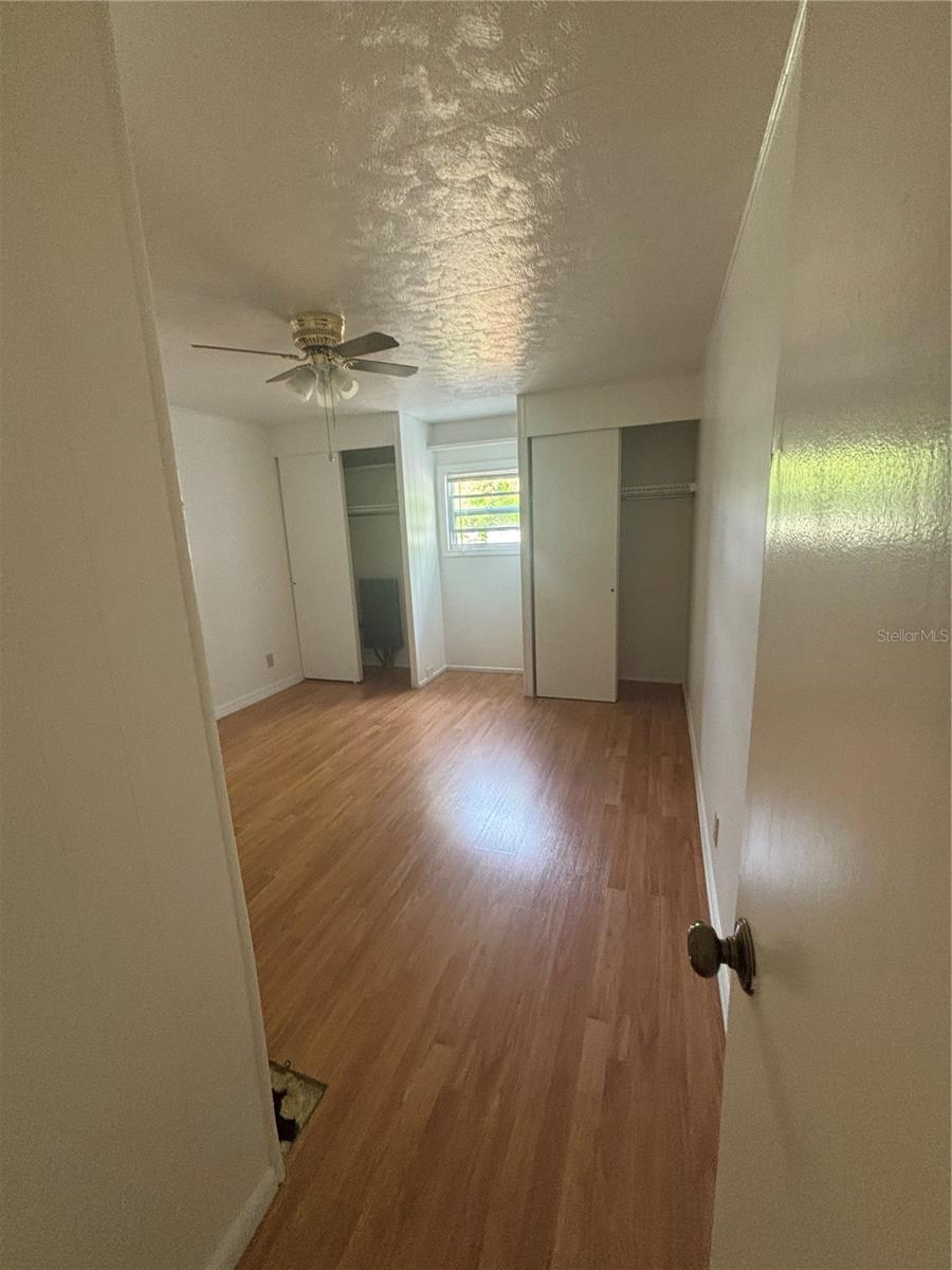 Image 14 of 17 For 5236 Kenwood Avenue