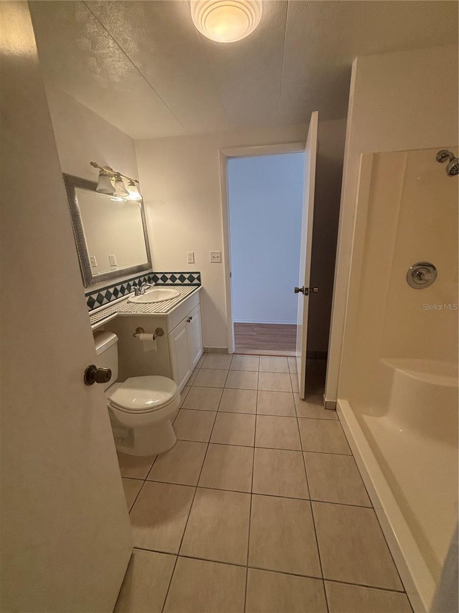 Image 16 of 17 For 5236 Kenwood Avenue