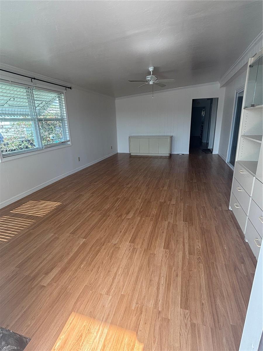 Image 8 of 17 For 5236 Kenwood Avenue