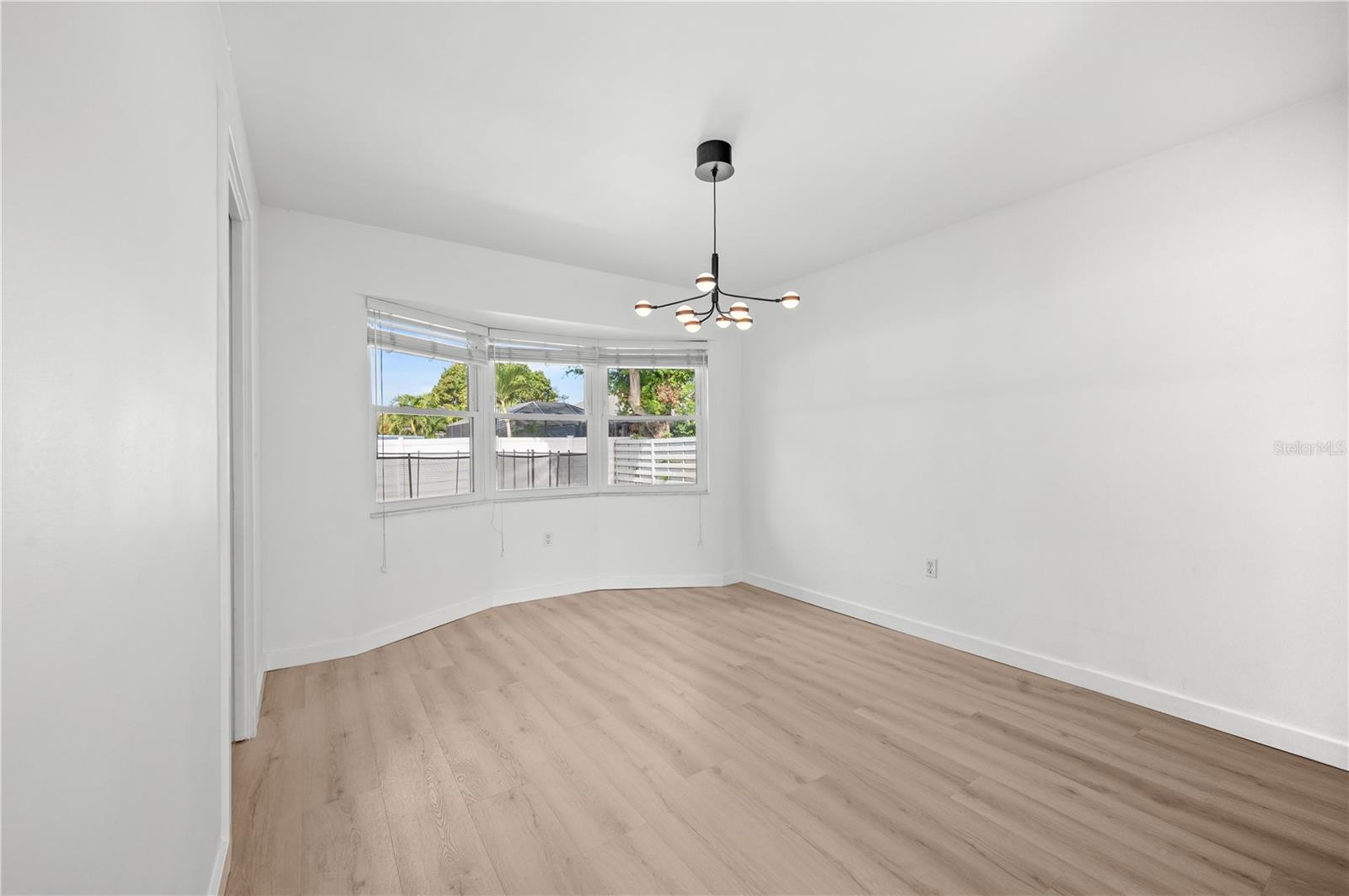 Image 11 of 40 For 1404 64th Street Nw