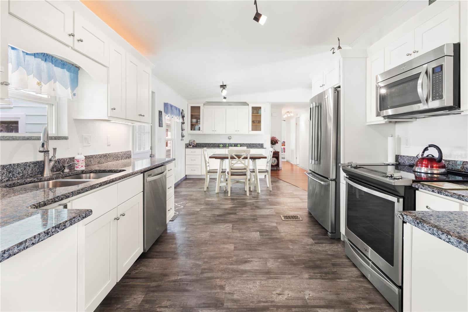 Image 12 of 52 For 117 Heron Court