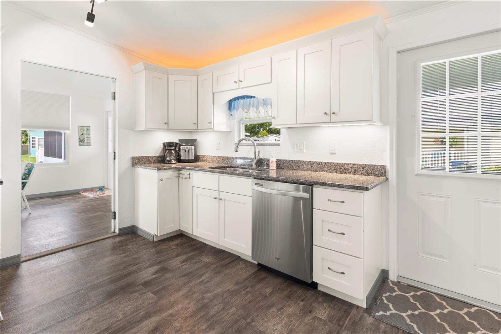 Image 14 of 52 For 117 Heron Court