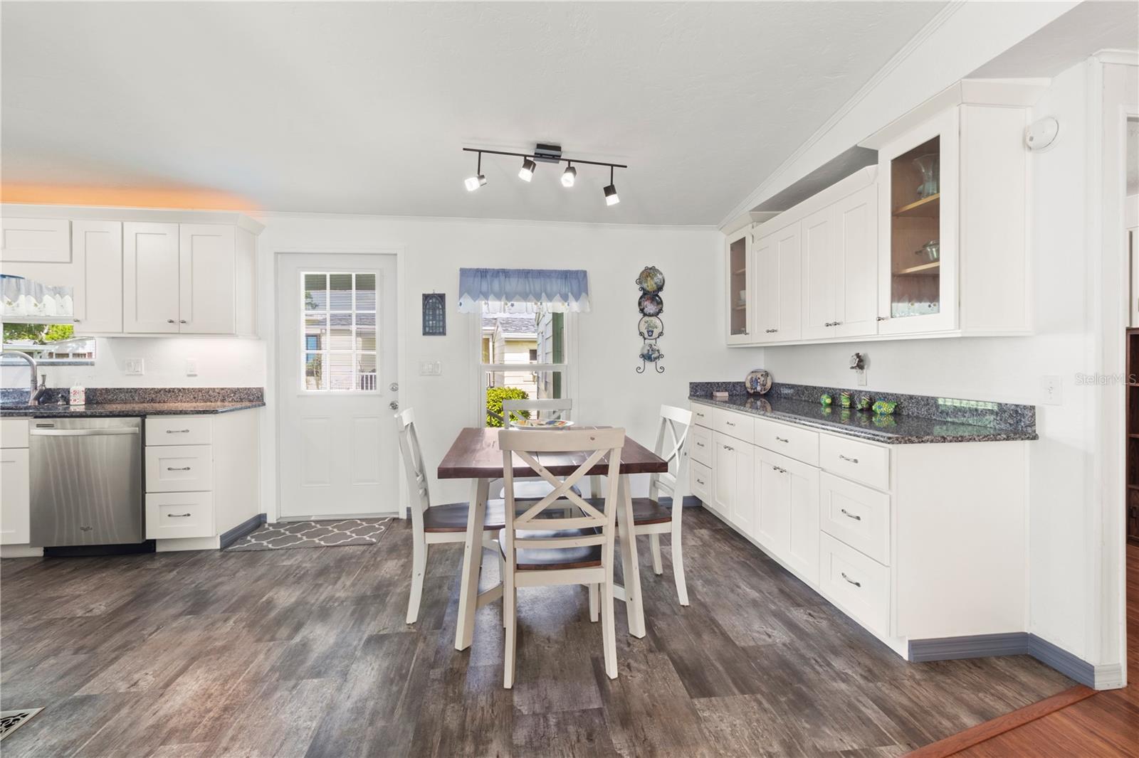 Image 15 of 52 For 117 Heron Court