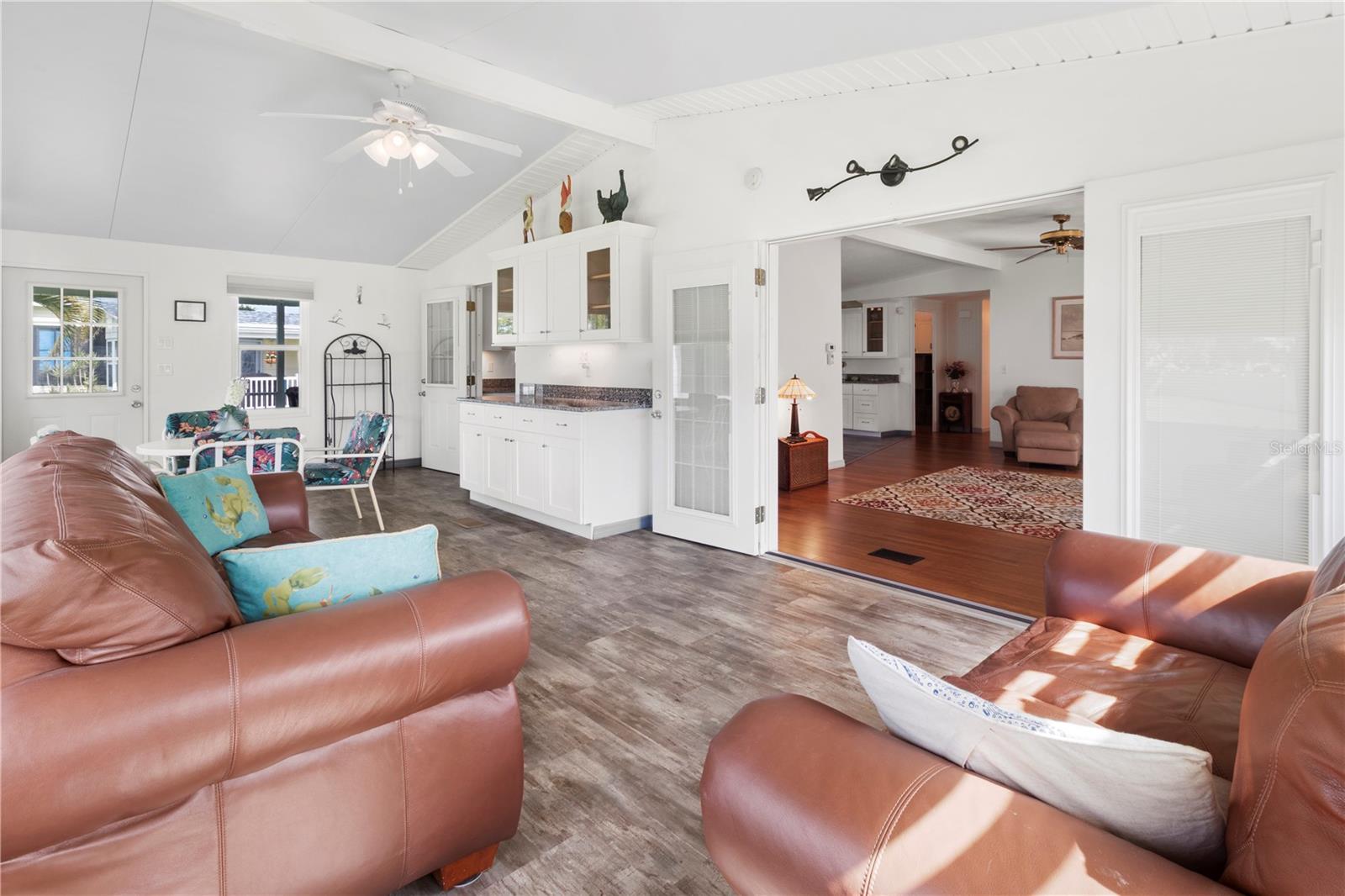 Image 20 of 52 For 117 Heron Court