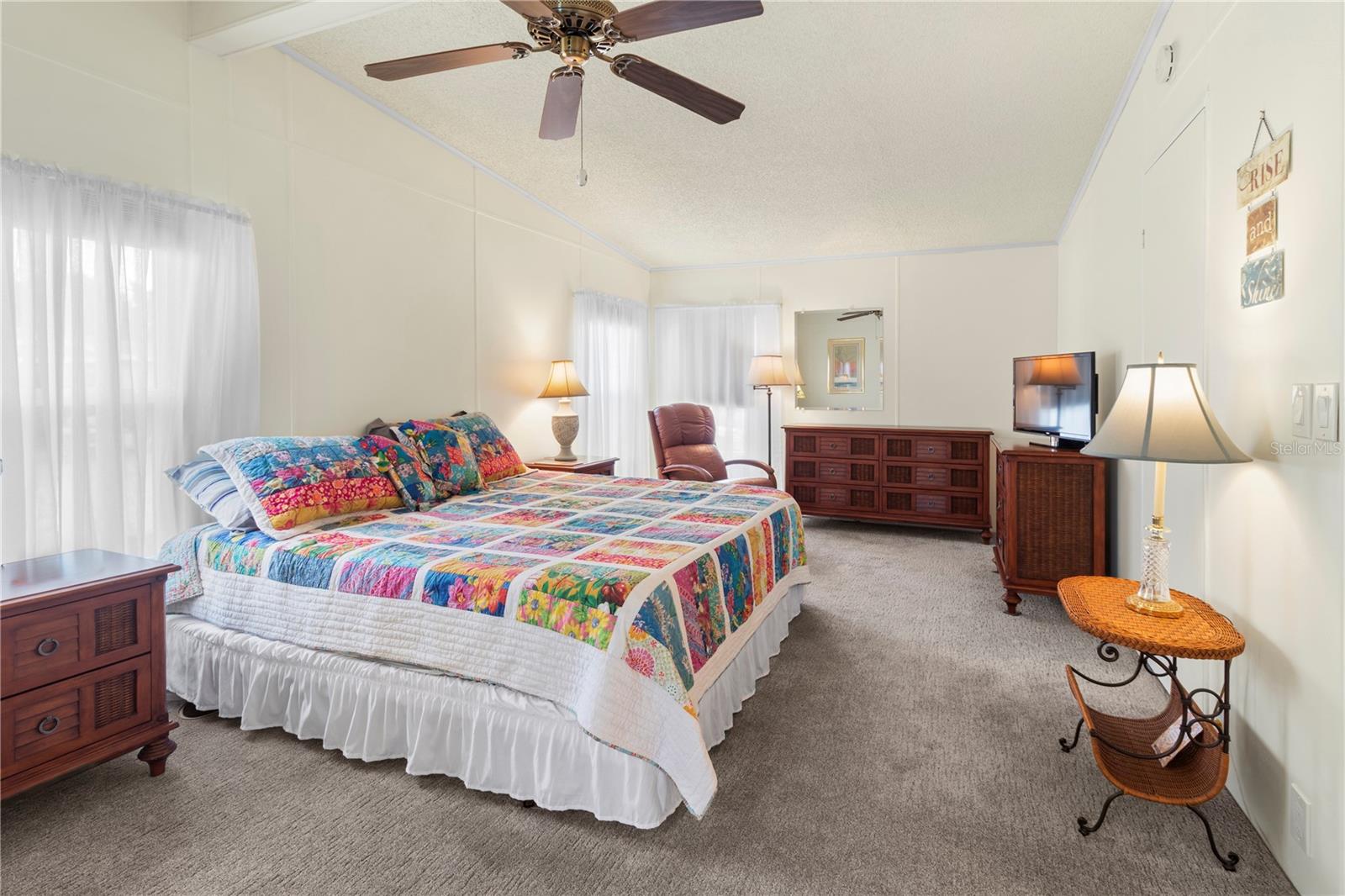 Image 21 of 52 For 117 Heron Court