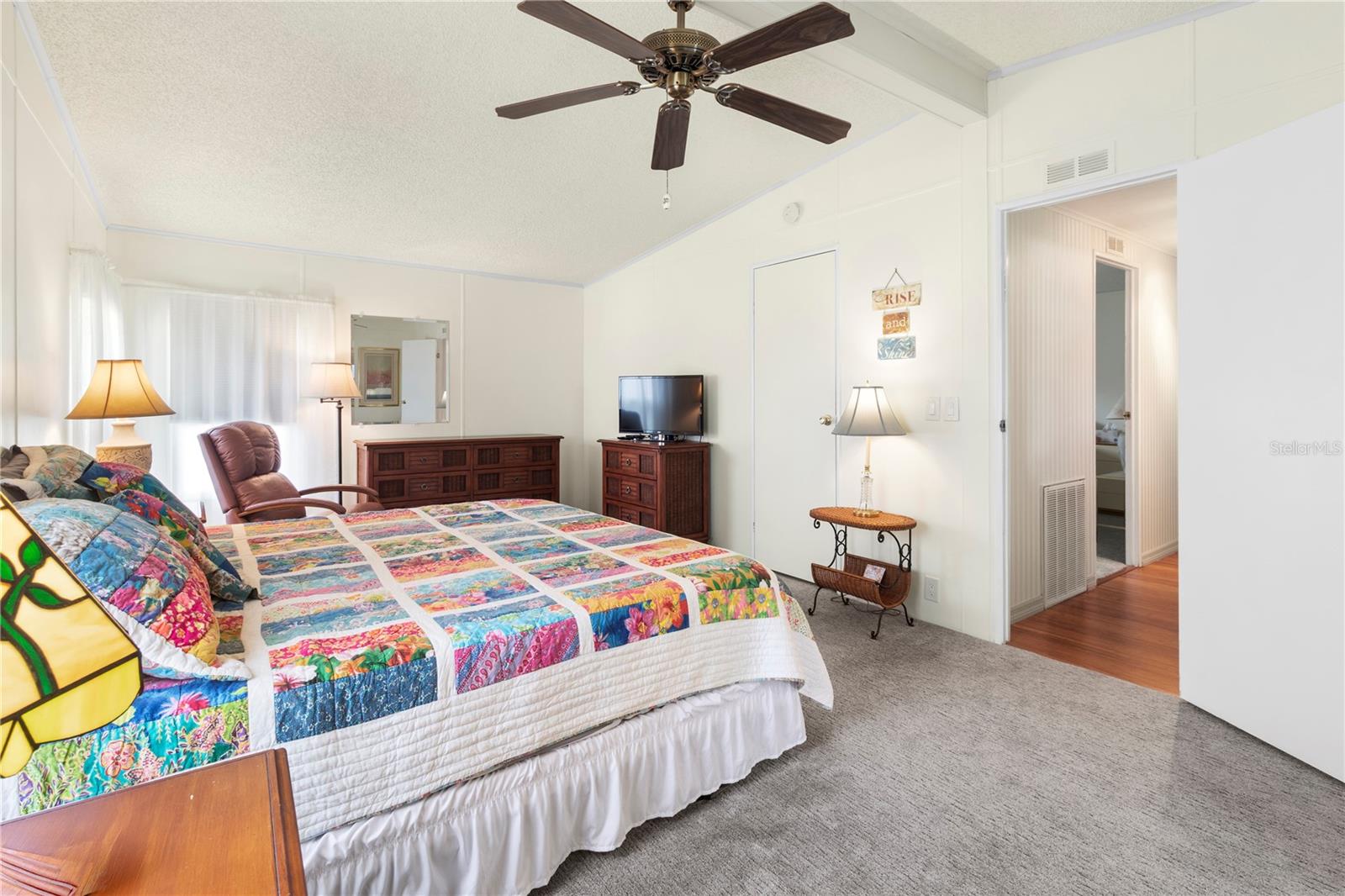 Image 23 of 52 For 117 Heron Court