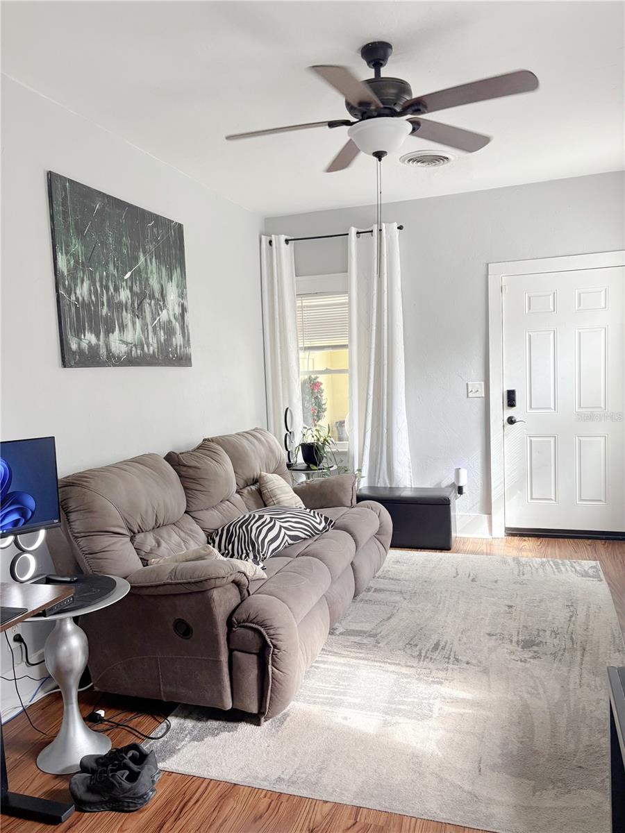 Image 5 of 9 For 2060 9th Street B