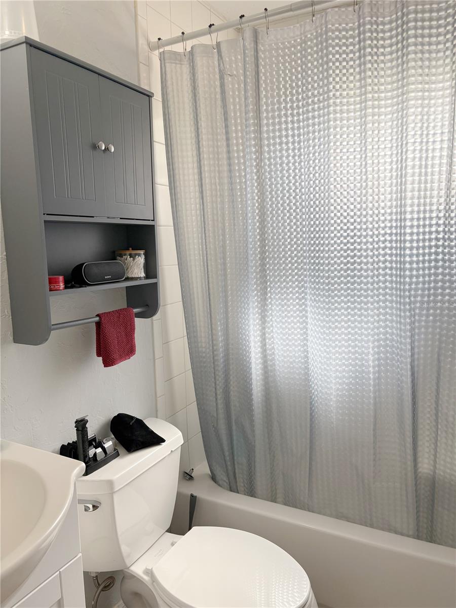 Image 7 of 9 For 2060 9th Street B