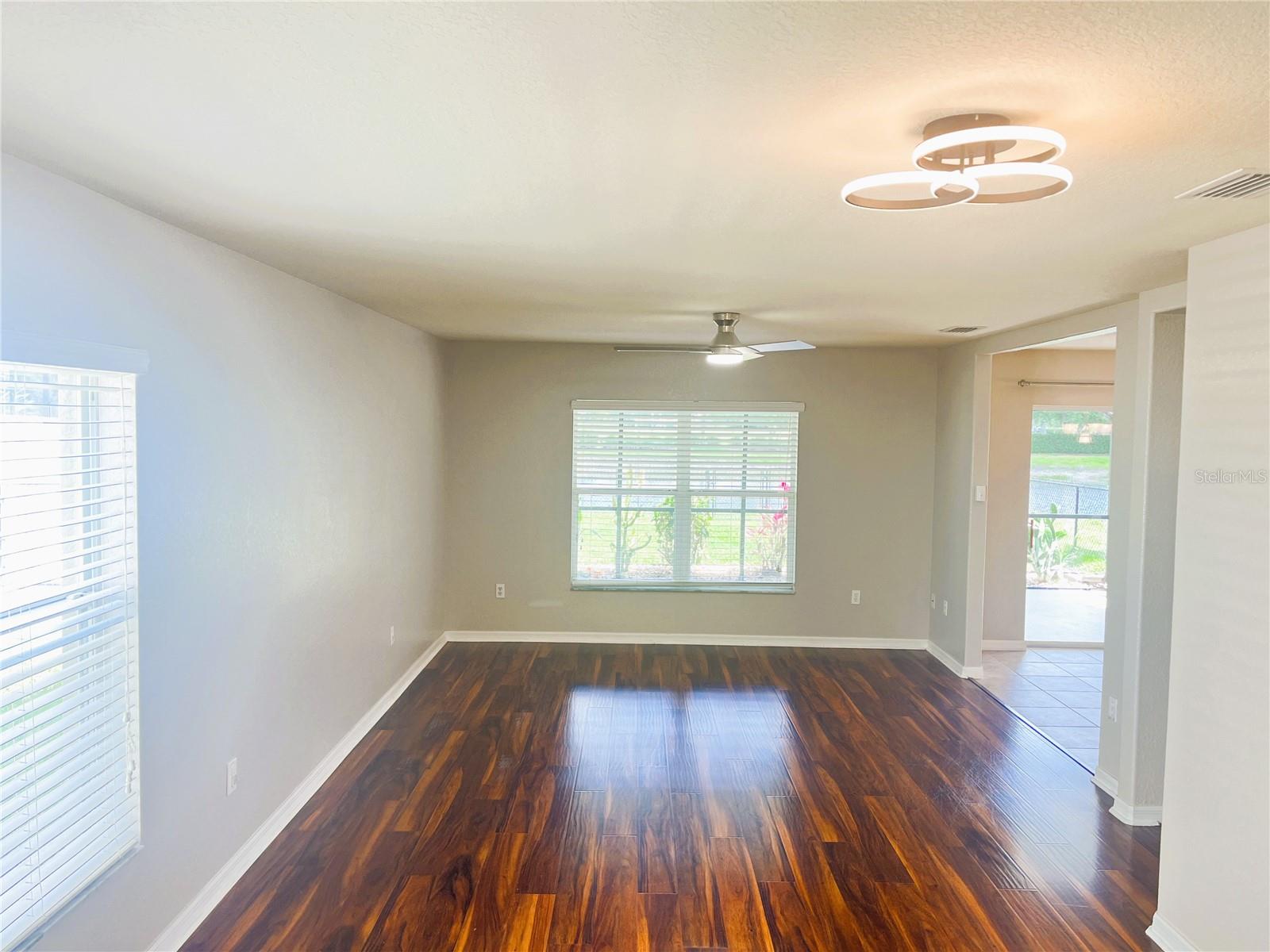 Image 3 of 45 For 7109 Chatum Light Run