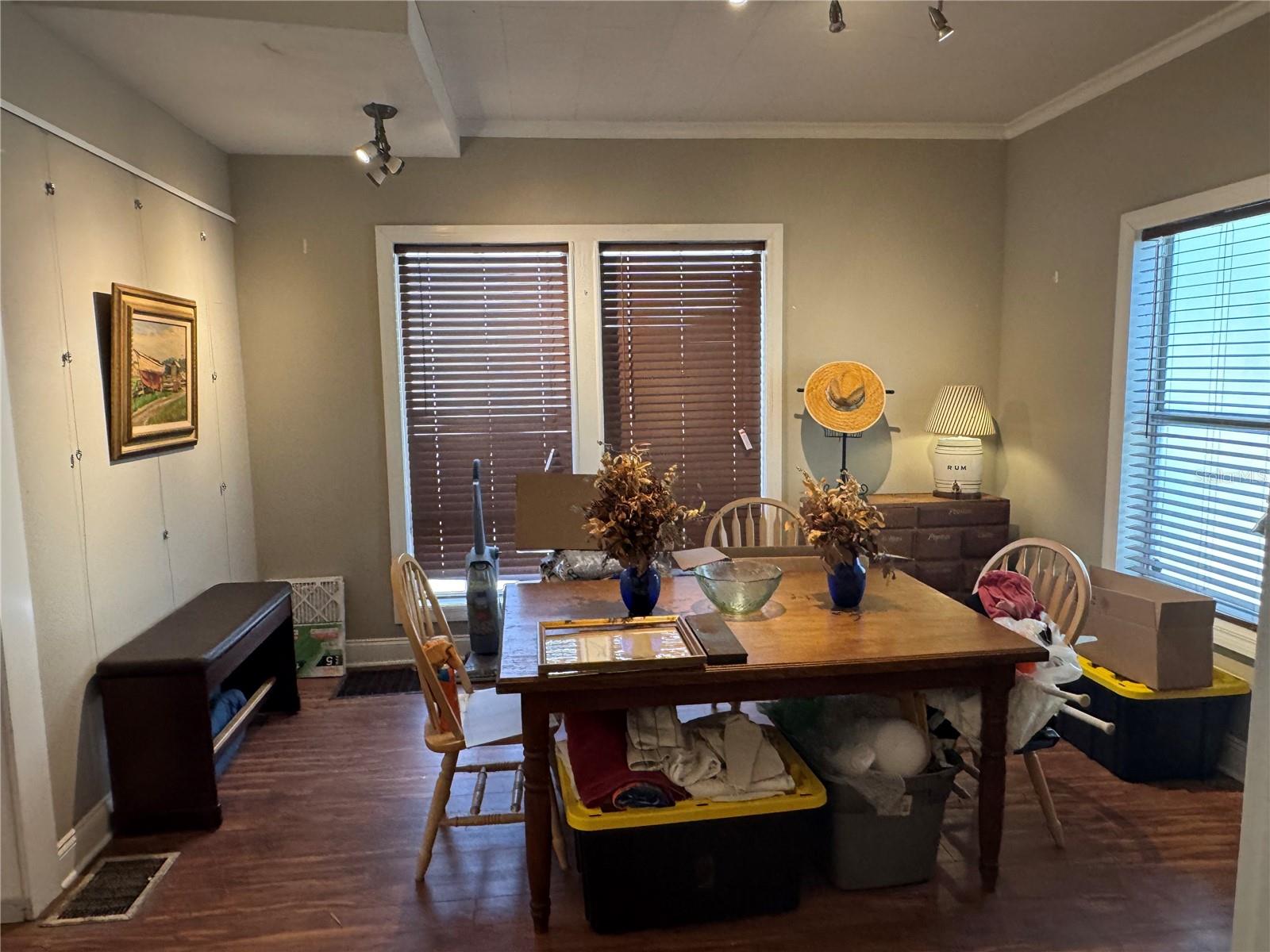 Image 14 of 42 For 1015 12th Street W