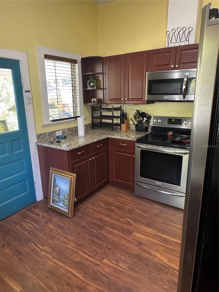 Image 16 of 42 For 1015 12th Street W