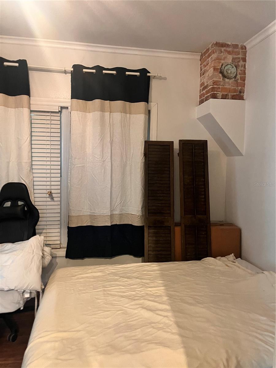 Image 18 of 42 For 1015 12th Street W