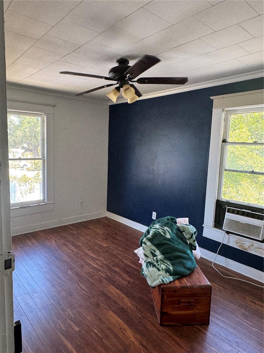 Image 28 of 42 For 1015 12th Street W