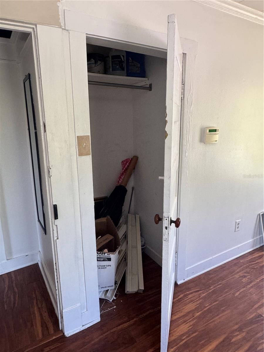 Image 31 of 42 For 1015 12th Street W