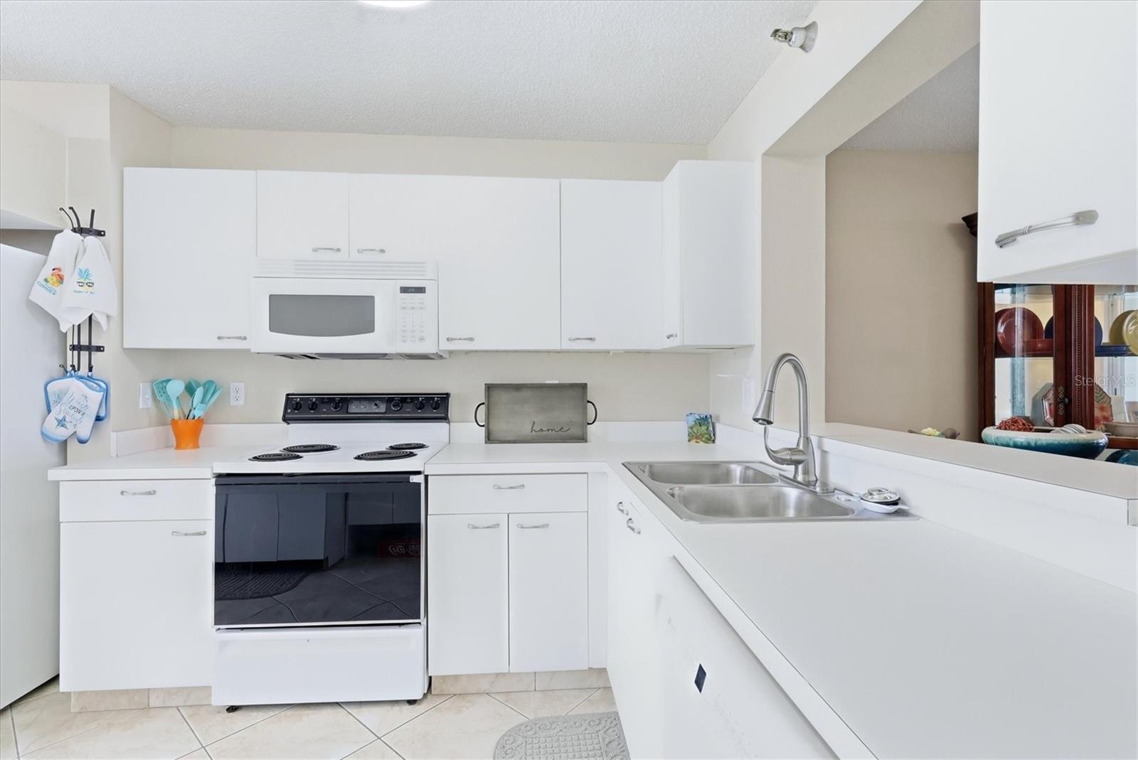 Image 21 of 56 For 3740 Pinebrook Circle 604