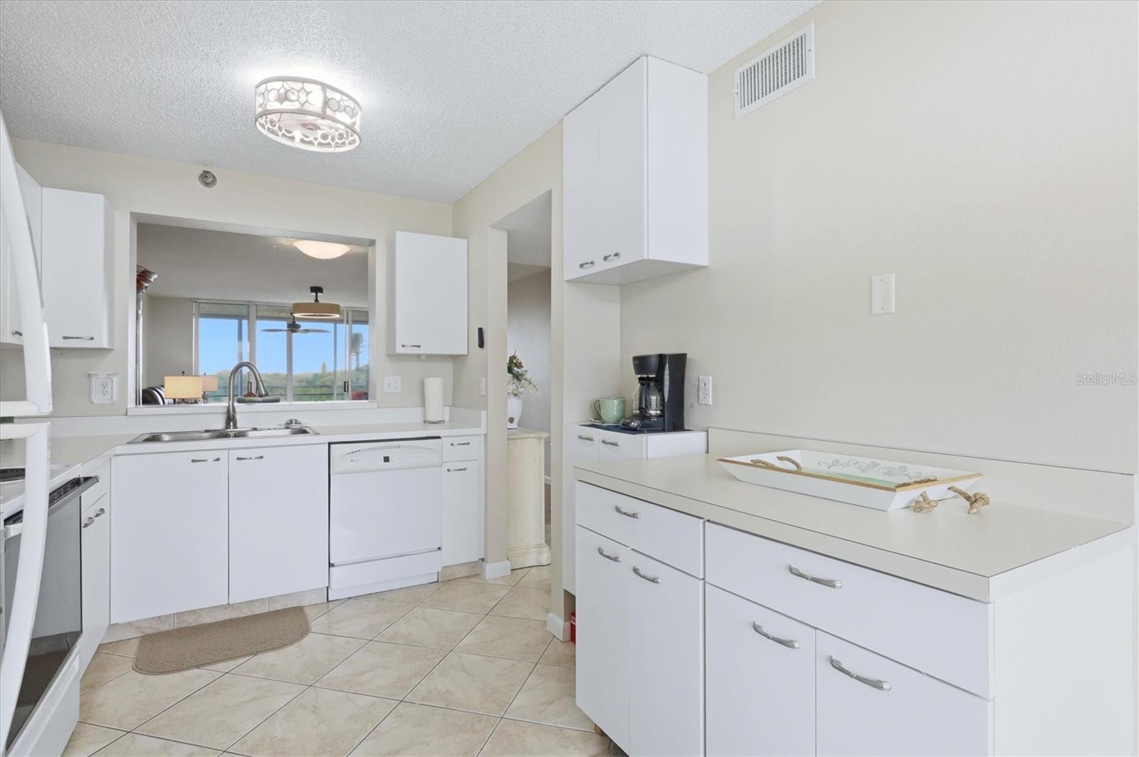 Image 23 of 56 For 3740 Pinebrook Circle 604