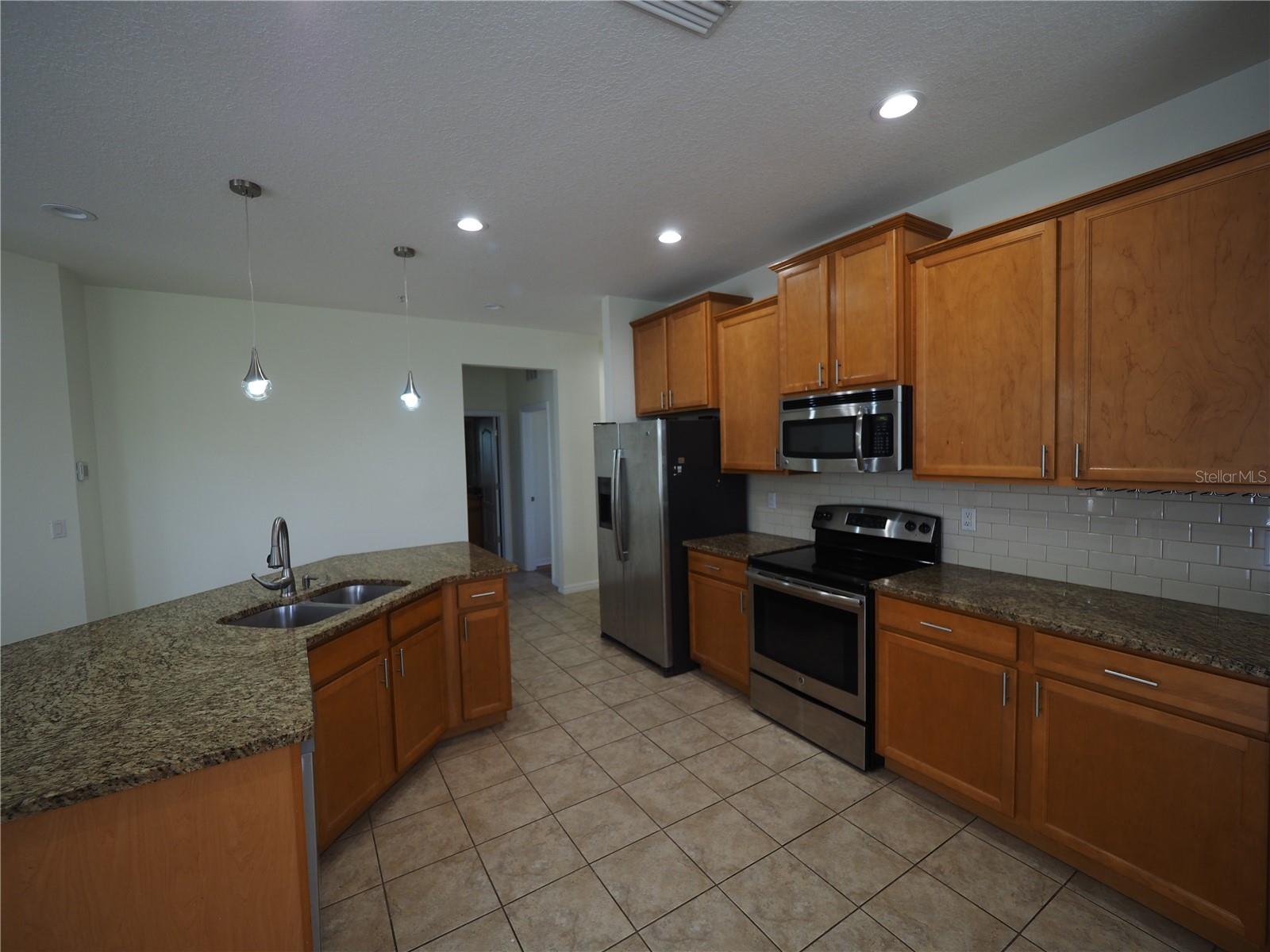 Image 8 of 32 For 8140 Enclave Way 101