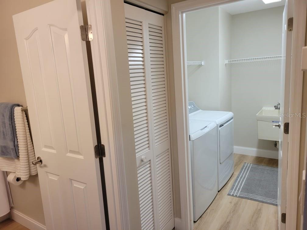 Image 17 of 82 For 5525 Hampstead Heath  43