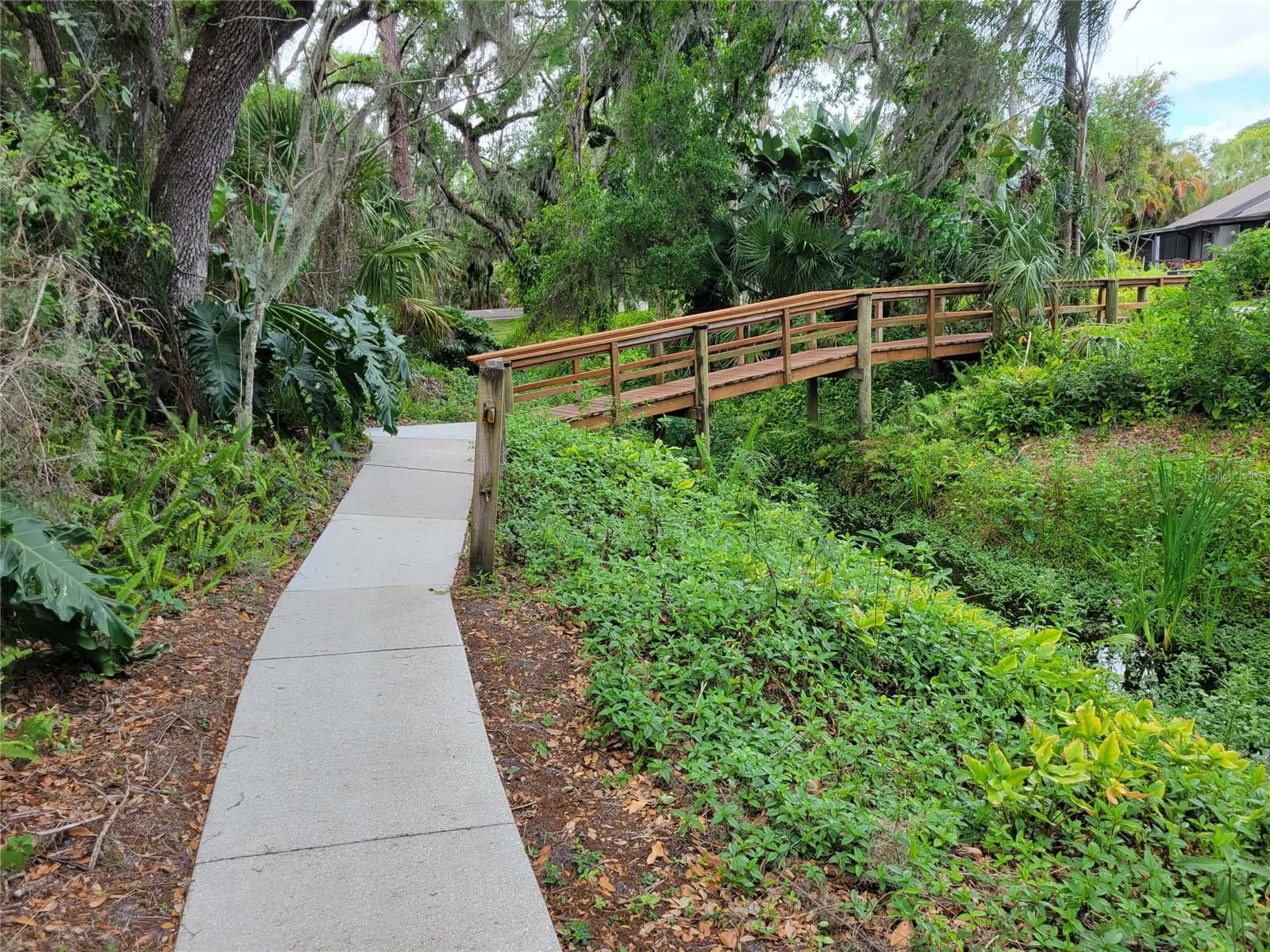 Image 52 of 82 For 5525 Hampstead Heath  43