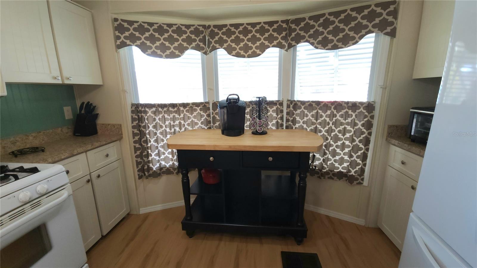 Image 11 of 52 For 3300 26th Avenue E 102