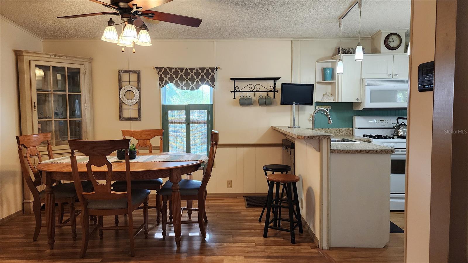 Image 15 of 52 For 3300 26th Avenue E 102