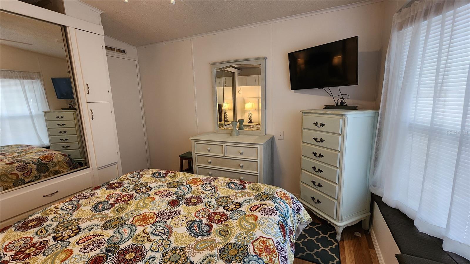 Image 21 of 52 For 3300 26th Avenue E 102