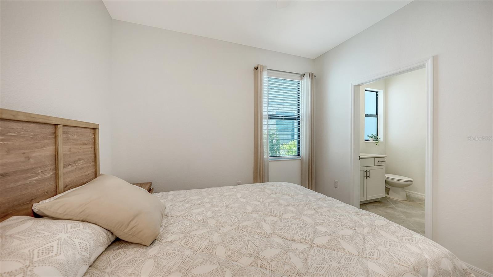 Image 29 of 90 For 17233 Moonflower Drive