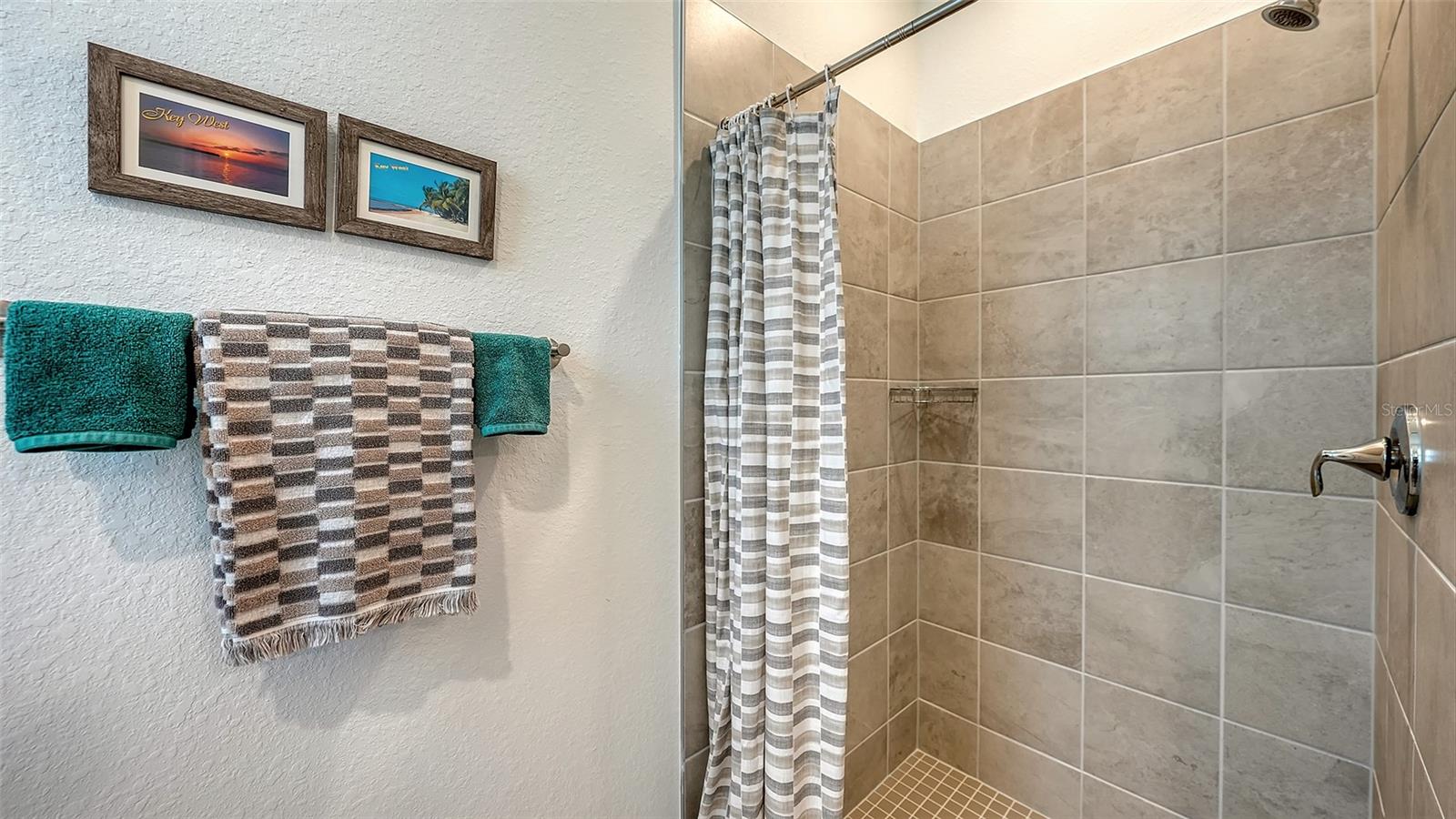 Image 32 of 90 For 17233 Moonflower Drive