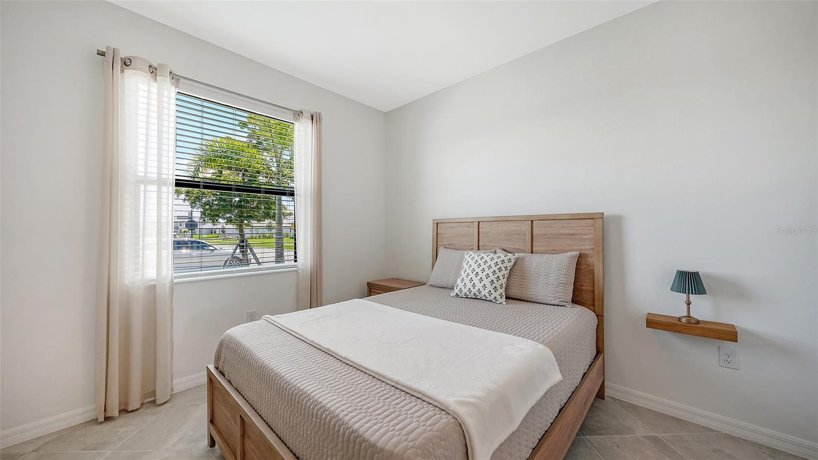 Image 33 of 90 For 17233 Moonflower Drive