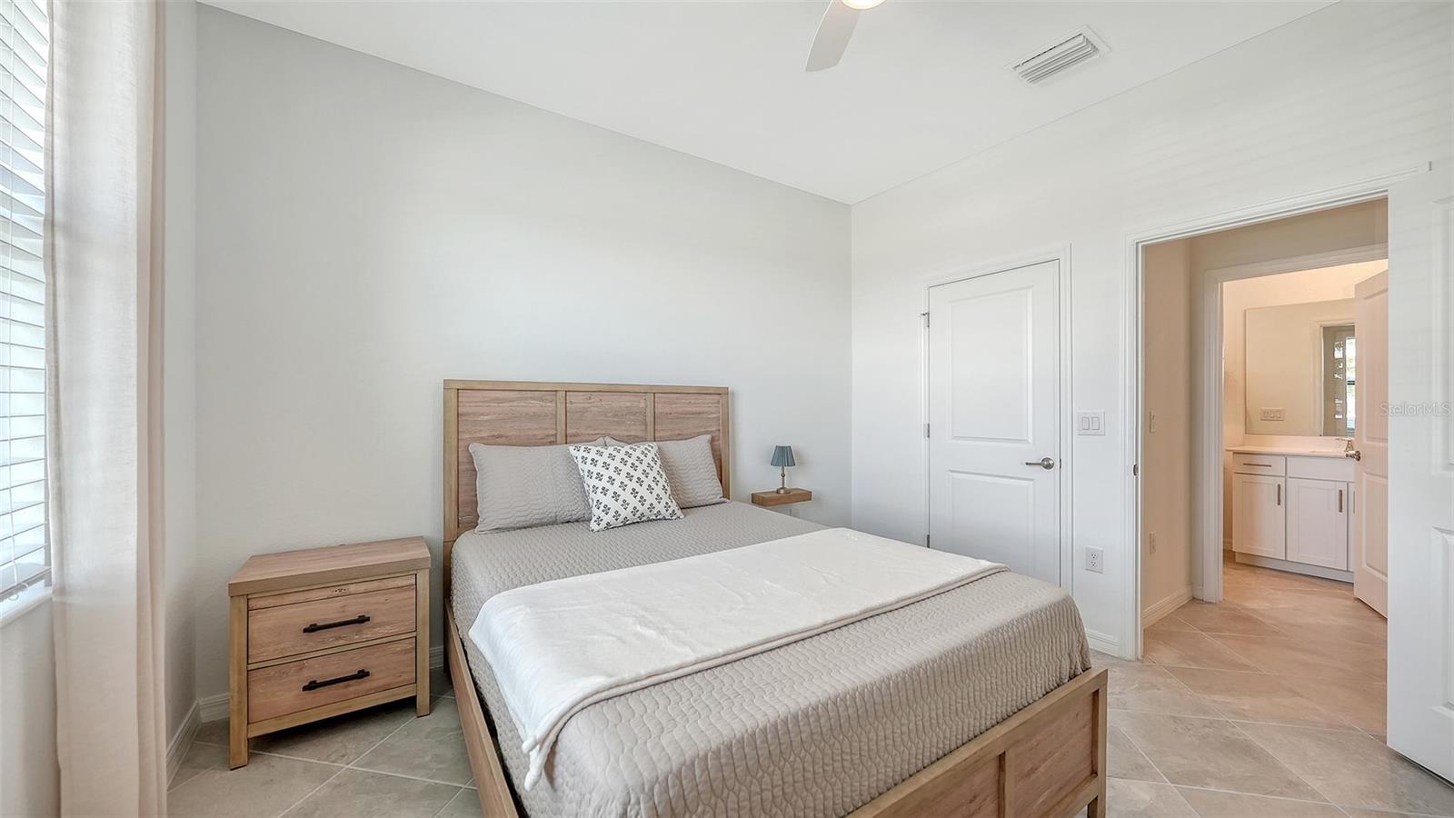 Image 34 of 90 For 17233 Moonflower Drive