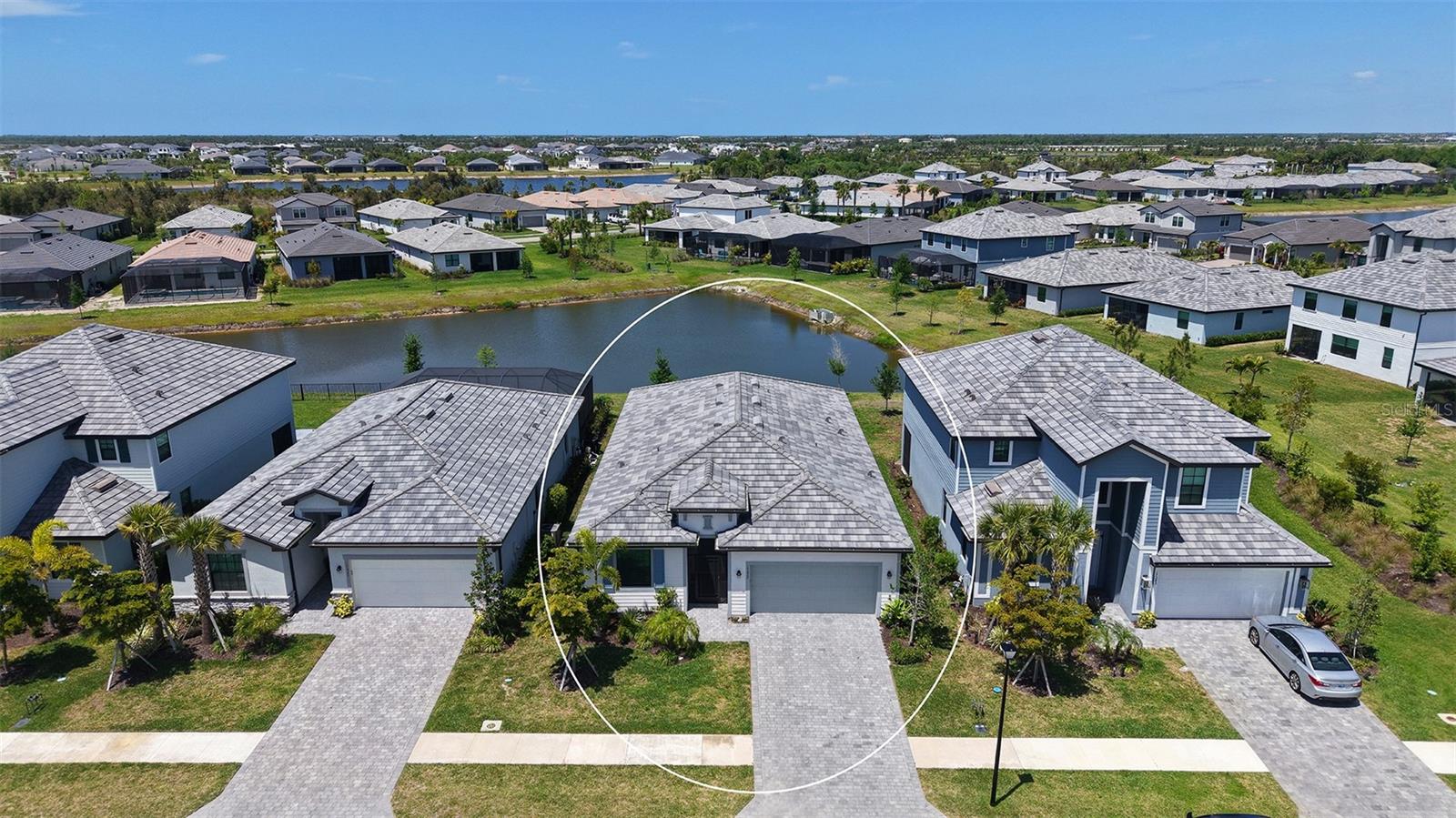 Image 4 of 90 For 17233 Moonflower Drive