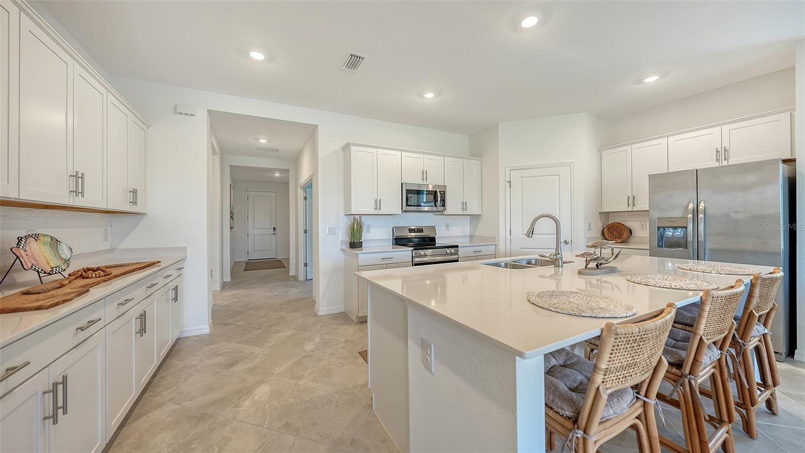 Image 6 of 90 For 17233 Moonflower Drive