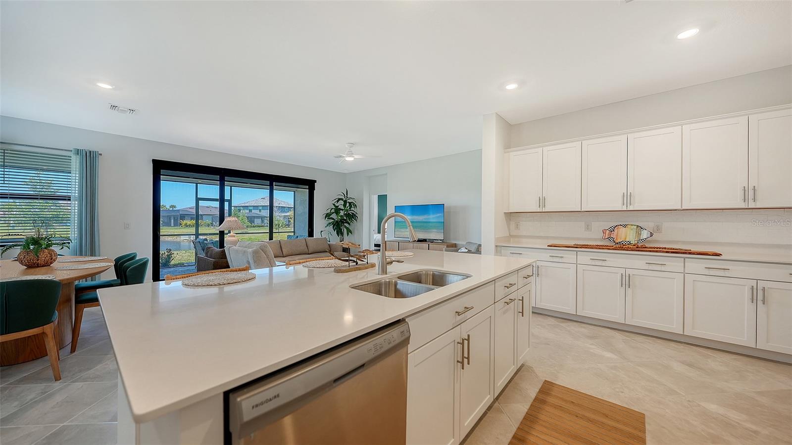 Image 8 of 90 For 17233 Moonflower Drive