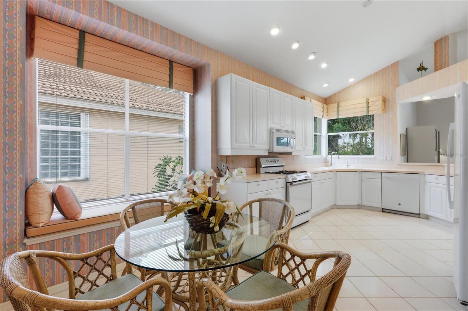 Image 10 of 68 For 6505 Berkshire Place