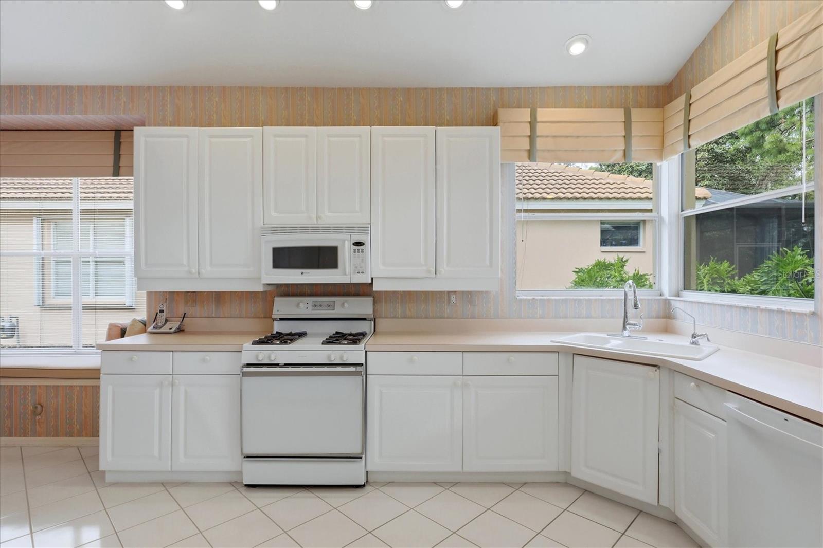 Image 9 of 68 For 6505 Berkshire Place