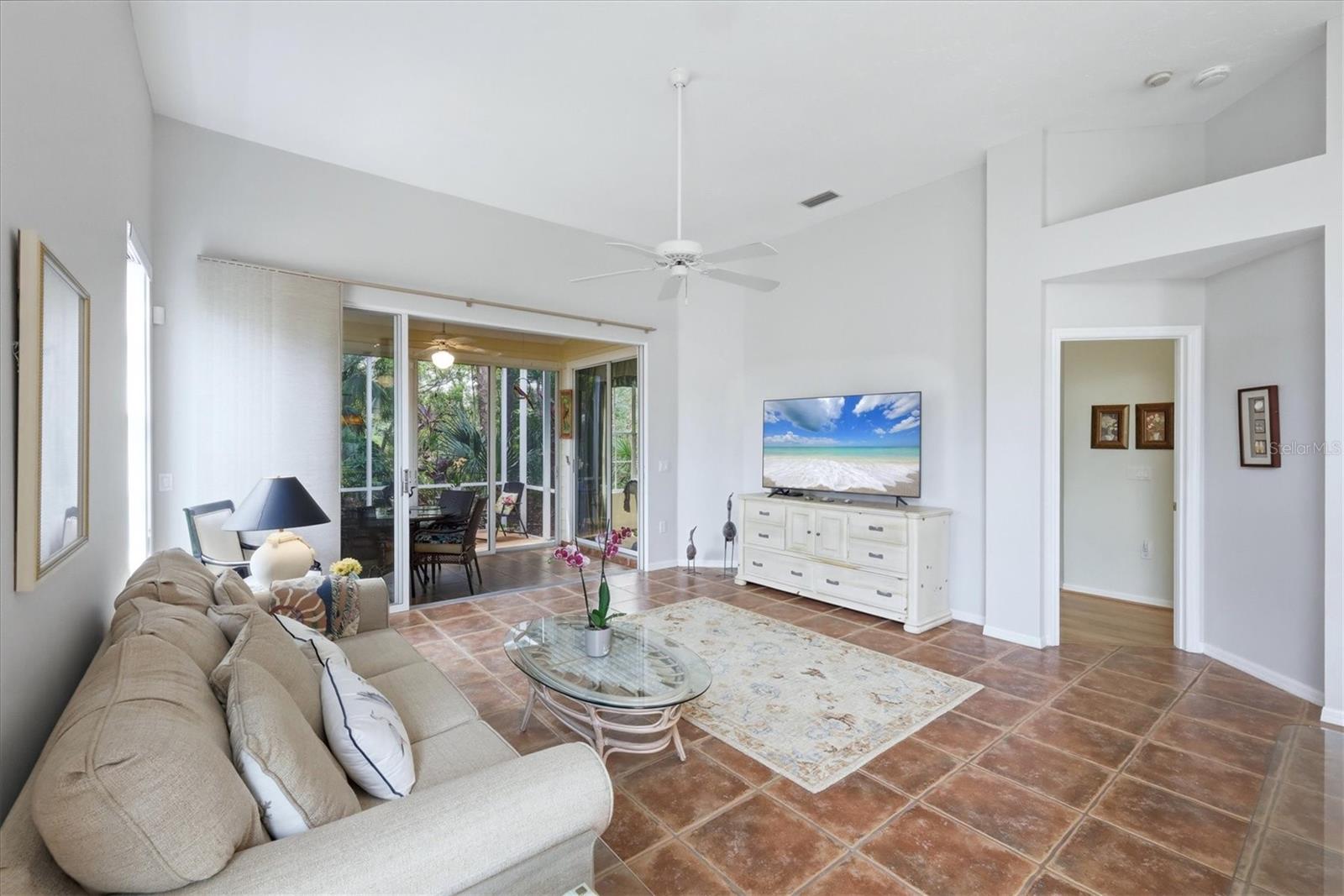 Image 9 of 75 For 7731 Whitebridge Glen