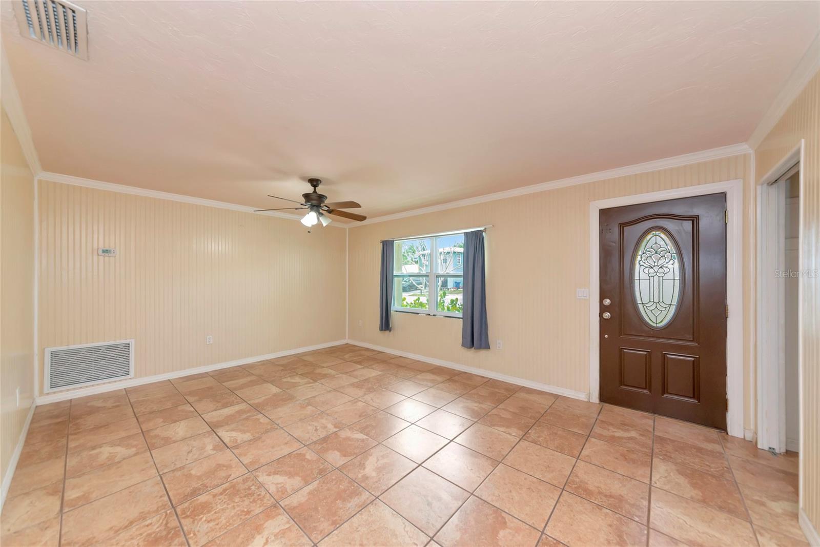 Image 13 of 30 For 2529 Golden Poinciana Place