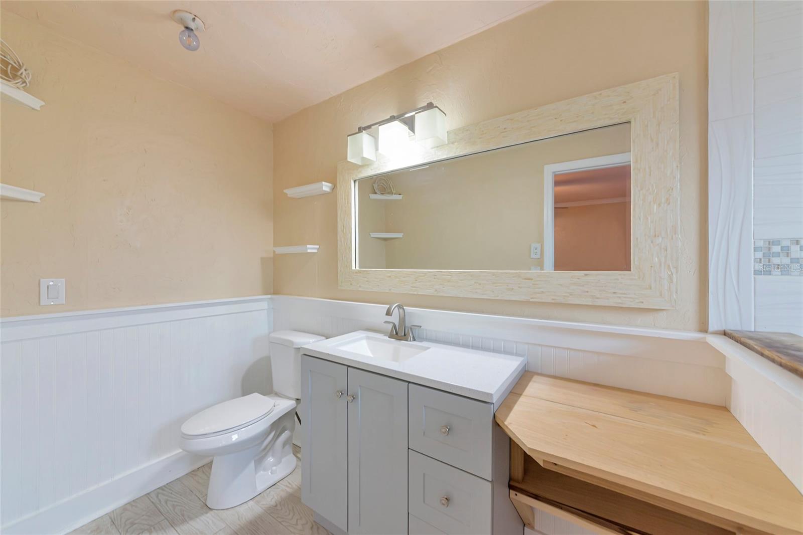 Image 17 of 30 For 2529 Golden Poinciana Place