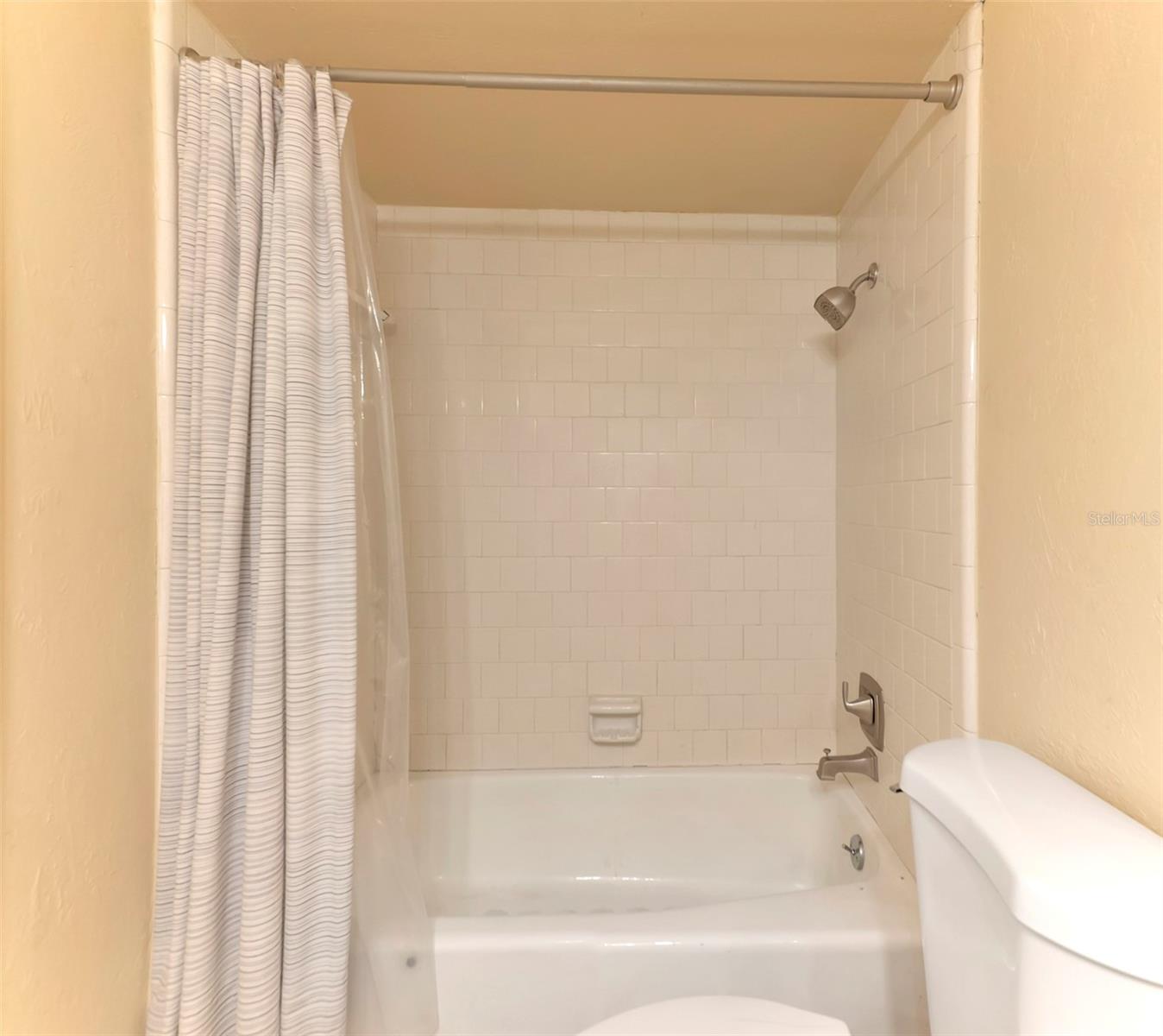 Image 20 of 30 For 2529 Golden Poinciana Place